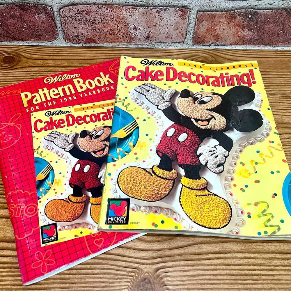 Wilton. Are Decorating 1996 Yearbook and Pettern Book for the 1996 Yearbook